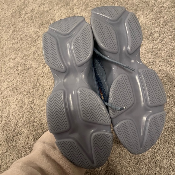 Steve Madden Maxima Baby Blue Sneakers - Picture 3 of 8